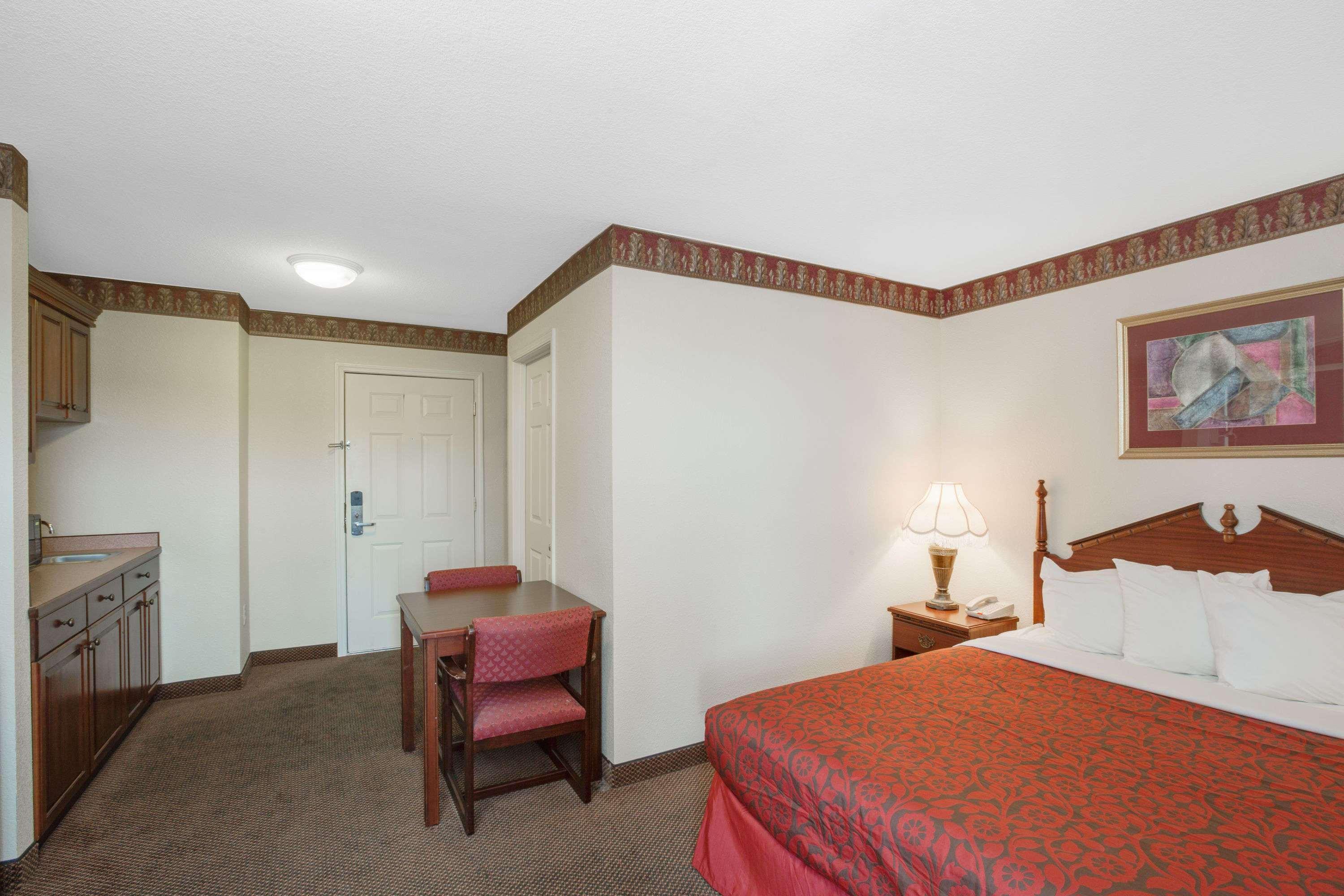 Days Inn By Wyndham Trumann Ar Exterior photo