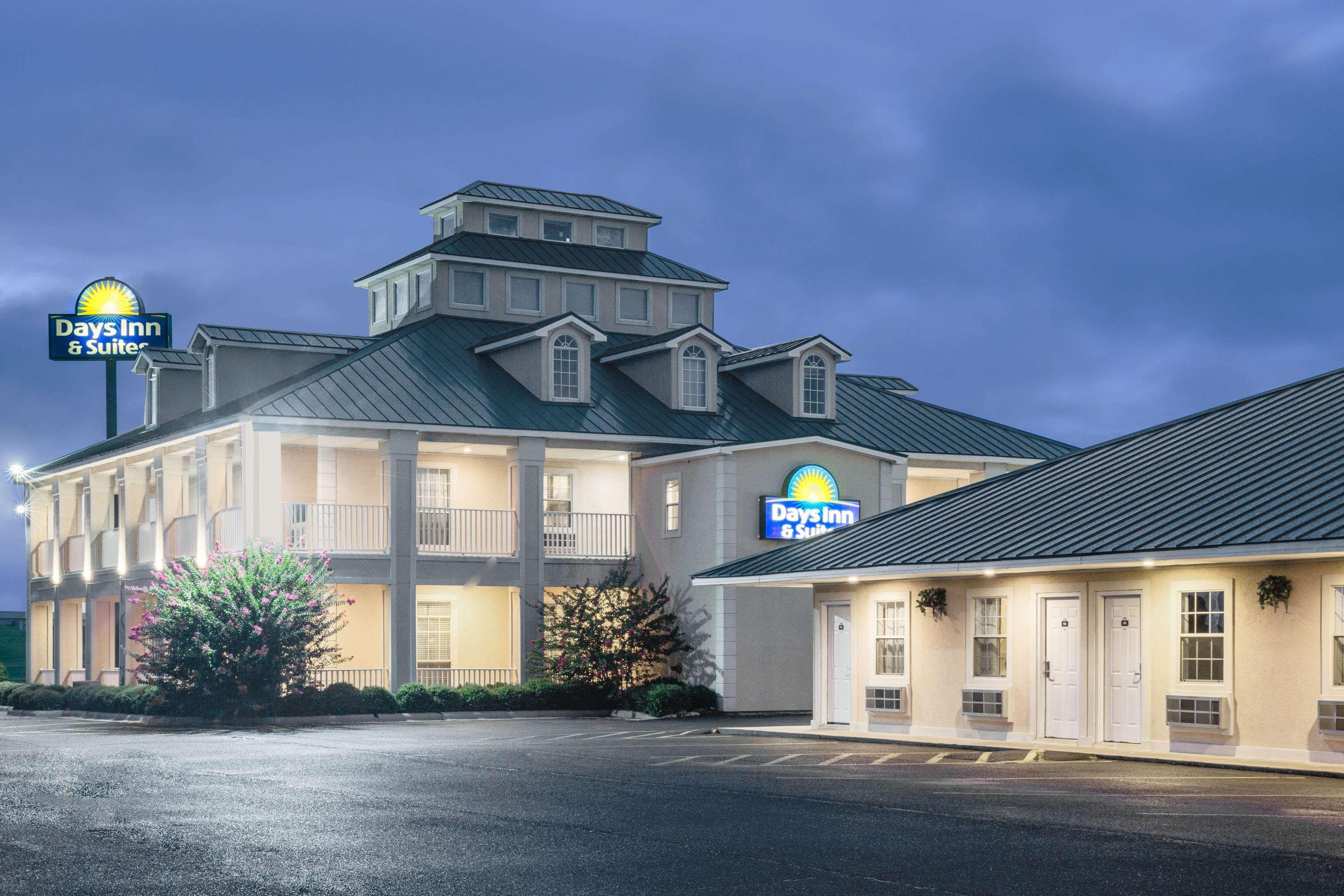 Days Inn By Wyndham Trumann Ar Exterior photo